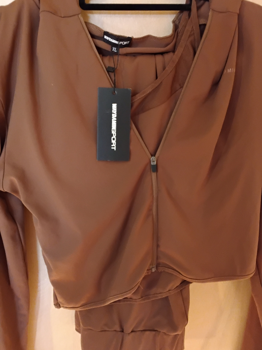 Brown Two-Piece Active Set - Cropped Zip Top & High-Waist Leggings - Picture 8 of 8